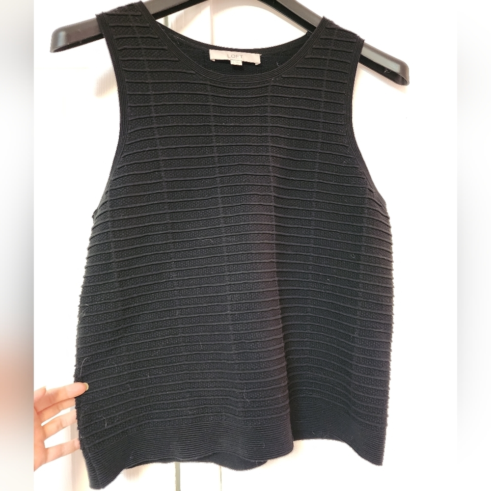 Beautiful Ann Taylor Ribbed Knit Thick Tank